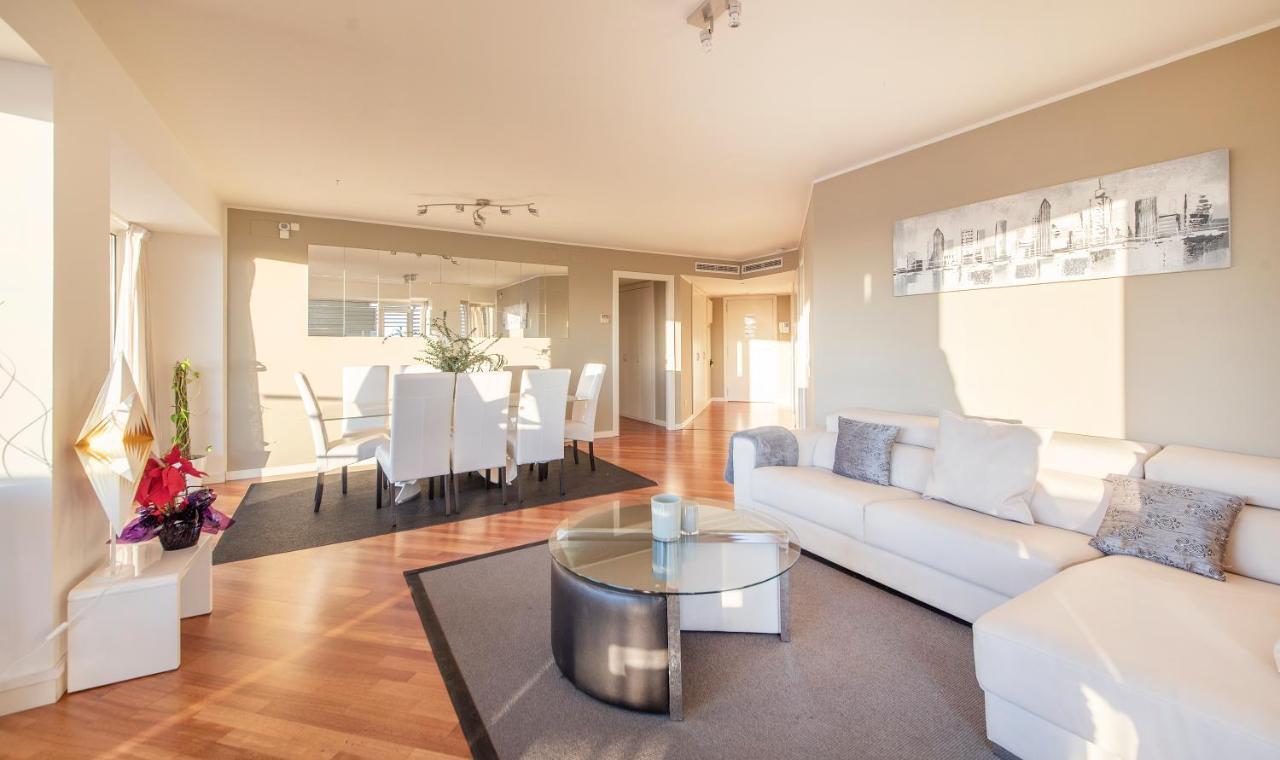 You Stylish Beach Apartments Barcelona Bagian luar foto